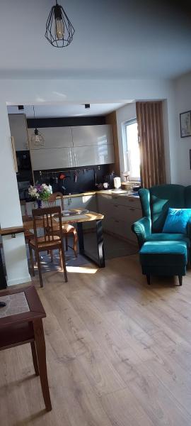 Apartament z prywatnym parkingiem, Zieleniewo